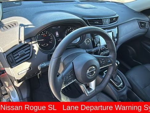 Used 2020 Nissan Rogue SL w/ Premium Package image 10