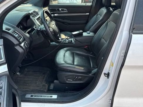 Used 2018 Ford Explorer Sport AWD/4WD image 5