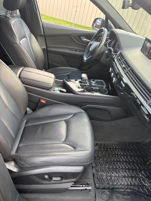Used 2017 Audi Q7 2.0T Premium Plus w/ Premium Plus Package AWD/4WD image 10