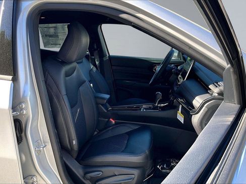 New 2026 Jeep Compass Latitude image 9