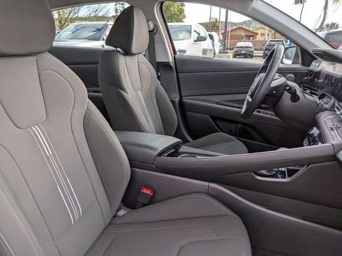 Certified 2024 Hyundai Elantra SEL w/ Convenience Package image 31