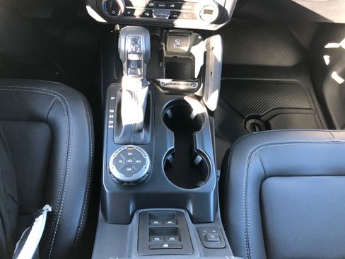 New 2025 Ford Bronco Badlands image 14