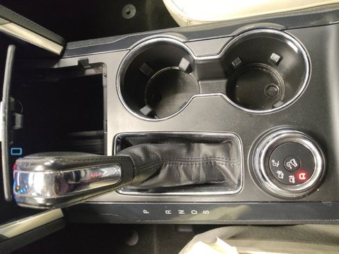 Used 2018 Ford Explorer Platinum image 26