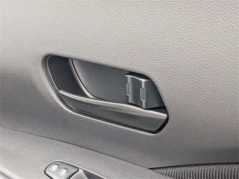 New 2025 Nissan Kicks Play S image 33