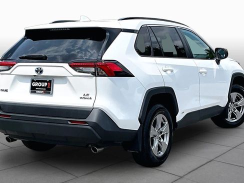 Used 2022 Toyota RAV4 LE AWD/4WD image 13