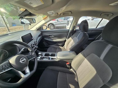 Used 2025 Nissan Sentra SV FWD image 4