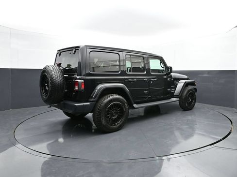 Used 2020 Jeep Wrangler Unlimited Sahara AWD/4WD image 4