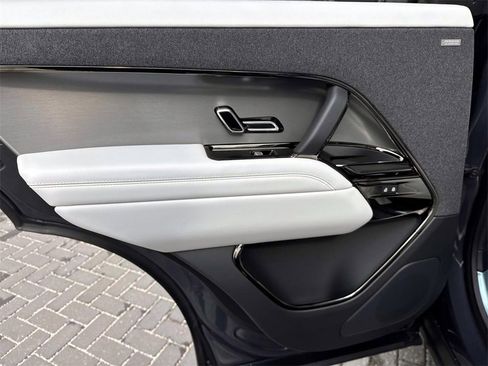 New 2026 Land Rover Range Rover Sport SE image 12