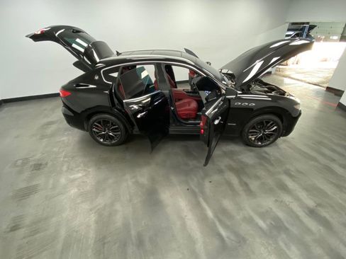 Used 2018 Maserati Levante GranLusso image 54