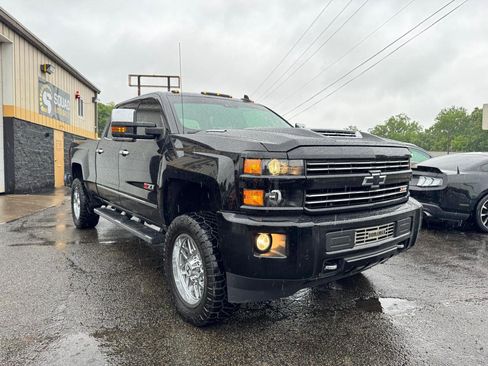 Used 2019 Chevrolet Silverado 2500 LTZ w/ Duramax Plus Package AWD/4WD image 7
