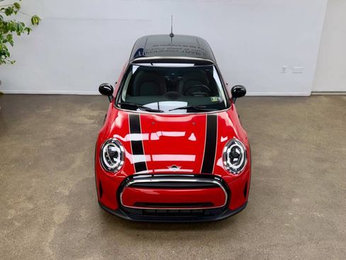 Used 2022 MINI Cooper 2-Door Hardtop w/ Premium Package image 27
