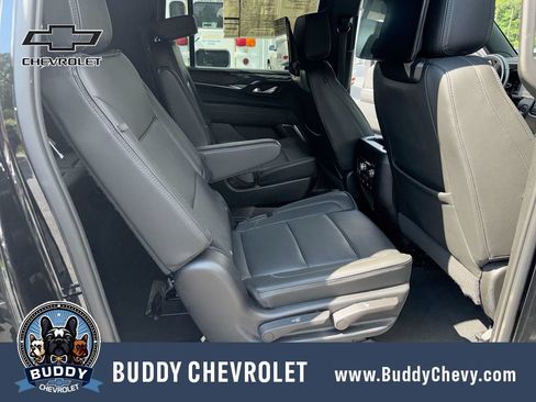 Used 2023 GMC Yukon XL Denali AWD/4WD image 28