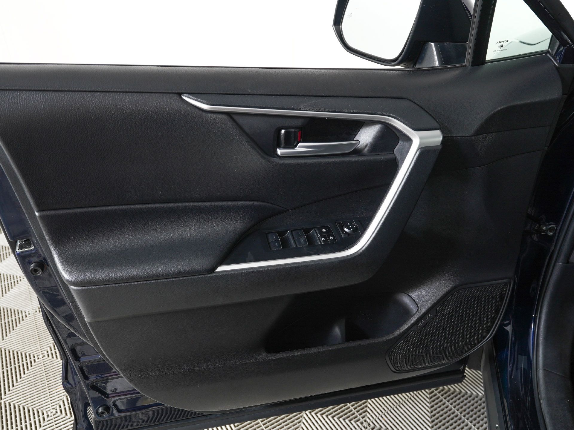 Used 2024 Toyota RAV4 XLE AWD/4WD image 14