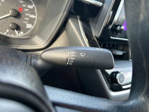 Used 2025 Toyota Corolla LE FWD image 21