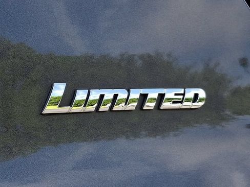 Used 2014 Toyota 4Runner Limited AWD/4WD image 33