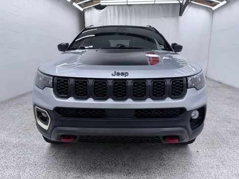 Used 2025 Jeep Compass Trailhawk AWD/4WD image 6