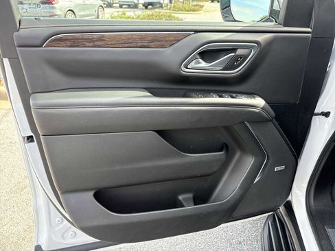 Used 2022 Chevrolet Suburban Premier AWD/4WD image 22