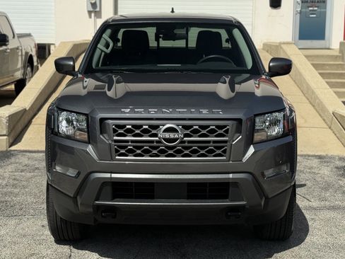 Used 2023 Nissan Frontier SV w/ SV Convenience Package AWD/4WD image 2