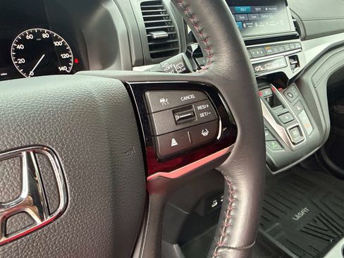 Used 2025 Honda Odyssey Sport-L image 23