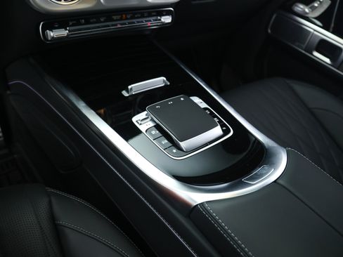 Used 2025 Mercedes-Benz G 550 image 31