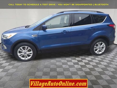 Used 2017 Ford Escape SE w/ Equipment Group 201A image 9