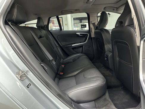 Used 2018 Volvo V60 T5 Dynamic w/ Vision Package AWD/4WD image 15