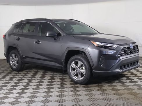 Used 2024 Toyota RAV4 LE AWD/4WD image 2