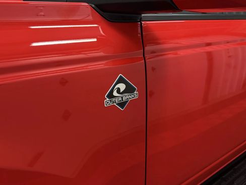 Used 2023 Ford Bronco Outer Banks AWD/4WD image 16