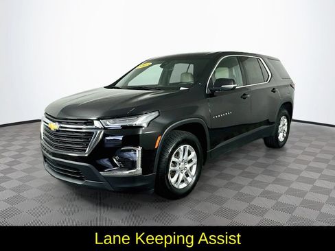 Used 2023 Chevrolet Traverse LS w/ Safety Package FWD image 5