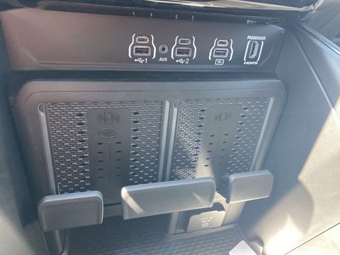 New 2026 RAM 1500 Laramie w/ Night Edition image 31