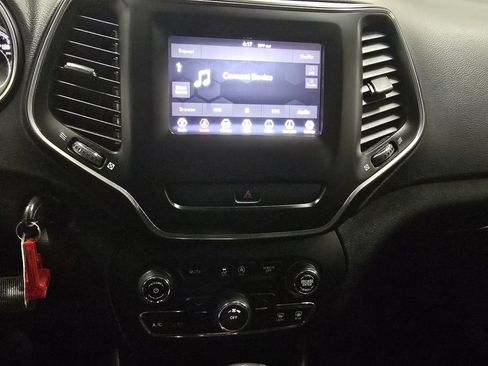 Used 2020 Jeep Cherokee Latitude image 23