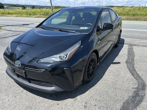 Used 2019 Toyota Prius LE FWD image 4