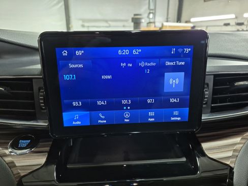 Used 2023 Ford Explorer Limited AWD/4WD image 14