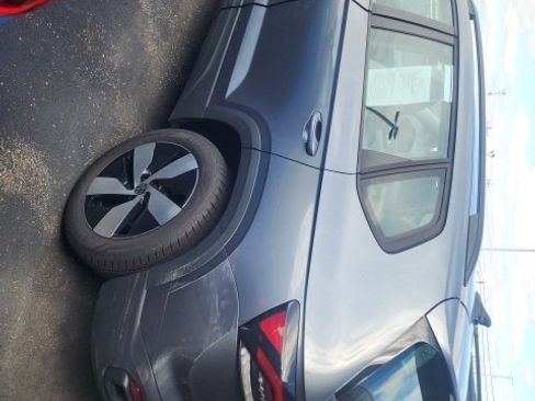 Used 2025 Volkswagen Taos S image 4