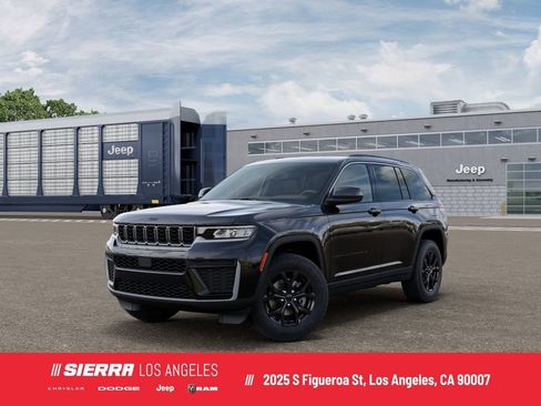 New 2026 Jeep Grand Cherokee Laredo image 1