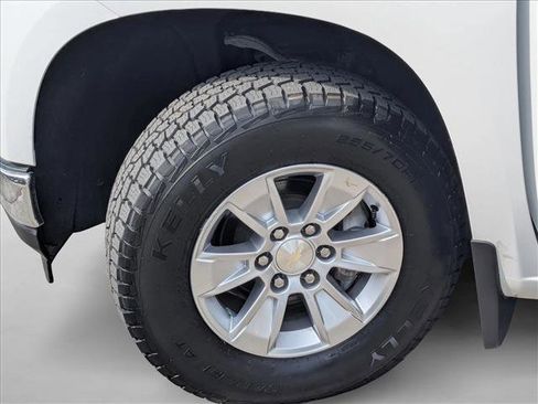 Used 2019 Chevrolet Silverado 1500 LT w/ Convenience Package image 4