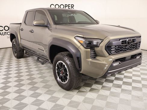 Used 2025 Toyota Tacoma TRD Off-Road image 1