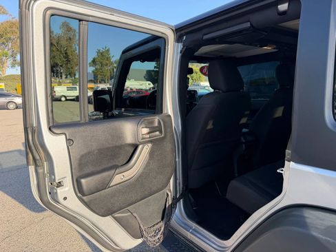 Used 2016 Jeep Wrangler Unlimited Sport w/ Quick Order Package 24S AWD/4WD image 16