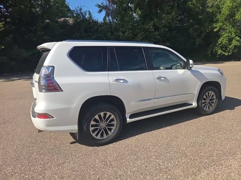 Used 2016 Lexus GX 460 Luxury AWD/4WD image 19