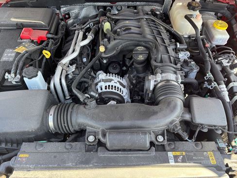 Used 2024 Jeep Wrangler Unlimited Sahara AWD/4WD image 33