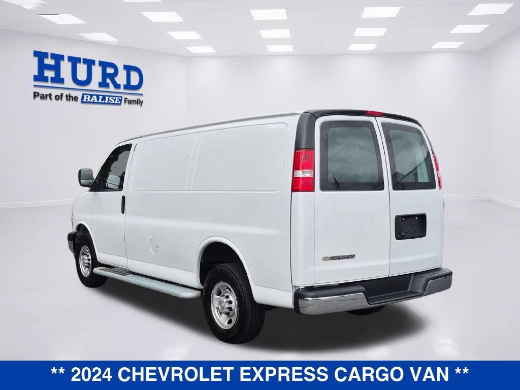 Used 2024 Chevrolet Express 2500 w/ Driver Convenience Package RWD image 5