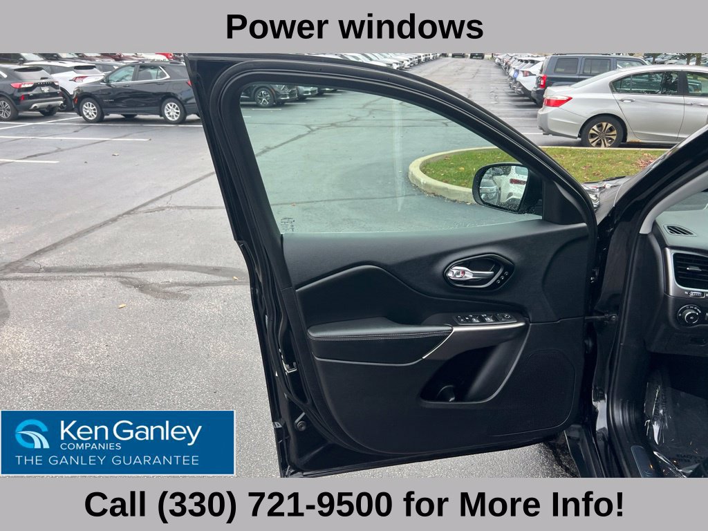 Used 2020 Jeep Cherokee Limited AWD/4WD image 23