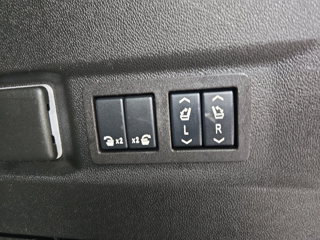 Used 2024 GMC Yukon Denali AWD/4WD image 51