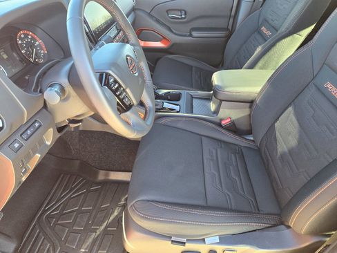 Used 2025 Nissan Frontier PRO-4X image 16