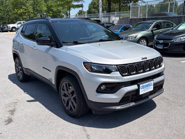 Used 2026 Jeep Compass Limited AWD/4WD image 2