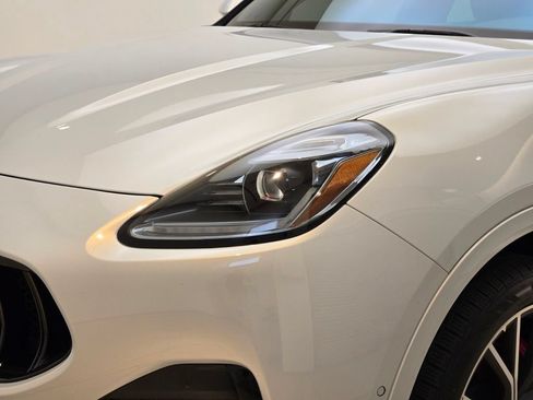 Certified 2023 Maserati Grecale Modena AWD/4WD image 5