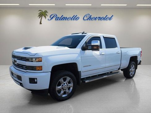 Used 2019 Chevrolet Silverado 2500 LTZ w/ Duramax Plus Package AWD/4WD image 6
