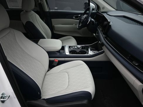 New 2026 Kia Carnival EX FWD image 39