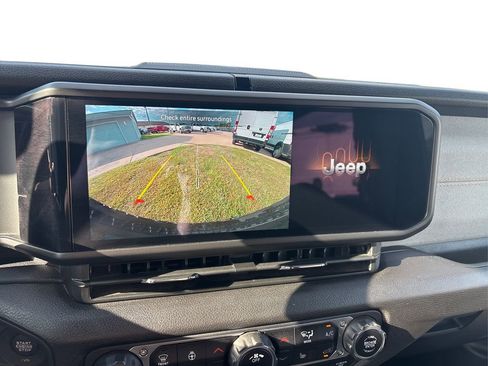 Used 2024 Jeep Wrangler Willys image 22