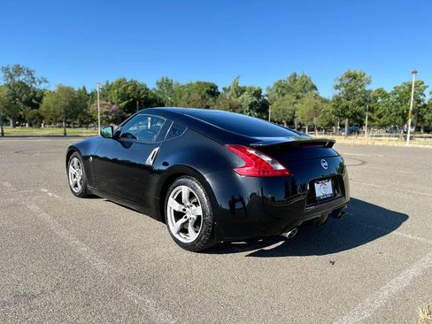 Used 2009 Nissan 370Z Coupe RWD image 7
